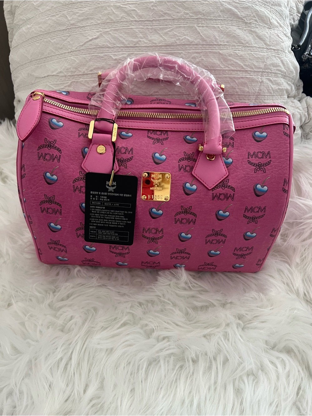 BRAND NEW WITH TAGS MCM Pink RARE Heart Logo Speedy Style w/ Matching Wallet - Picture 2 of 16